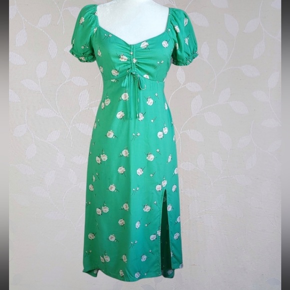 Hollister Dresses & Skirts - Hollister green floral midi dress with puff sleeves